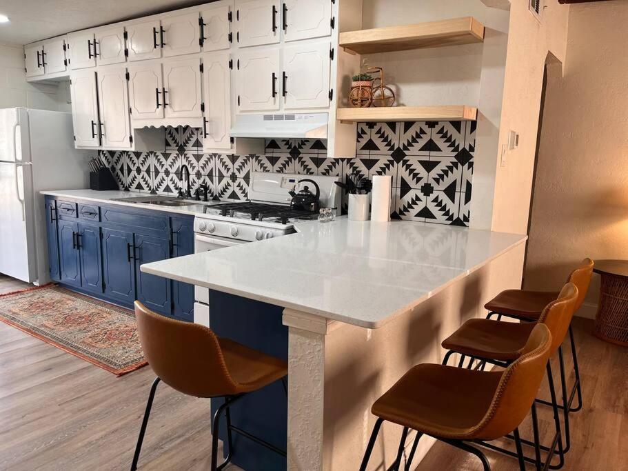 Casa Charleston-3Br-2Bath-Hot Tub-Pet Friendly-No Pet Fees! Villa Albuquerque Exterior photo