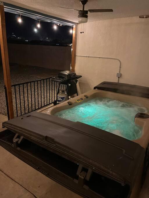 Casa Charleston-3Br-2Bath-Hot Tub-Pet Friendly-No Pet Fees! Villa Albuquerque Exterior photo