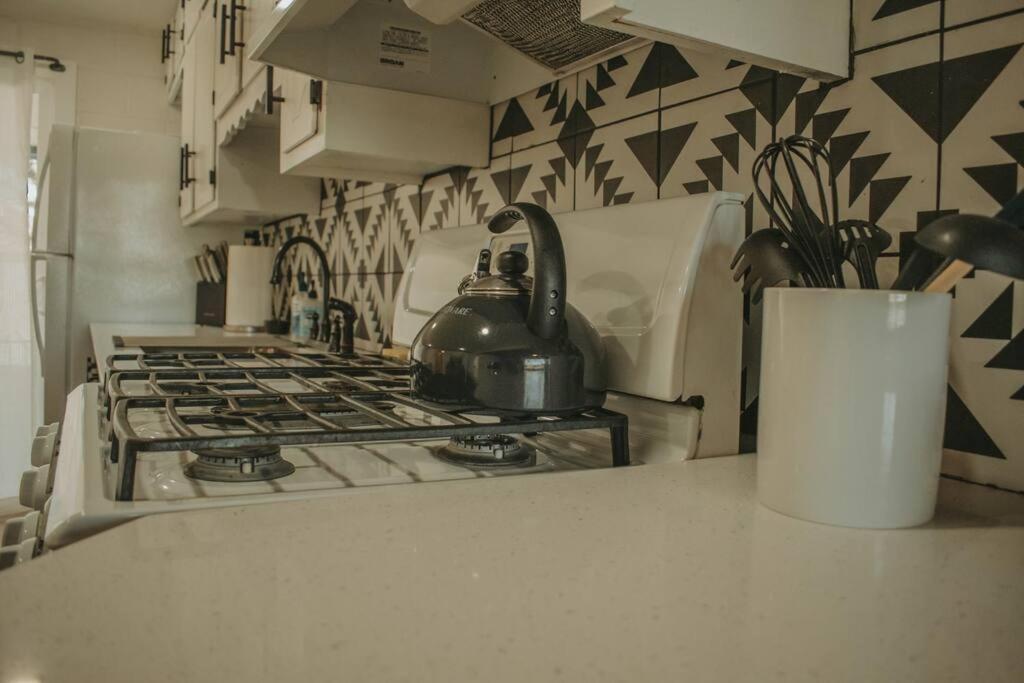 Casa Charleston-3Br-2Bath-Hot Tub-Pet Friendly-No Pet Fees! Villa Albuquerque Exterior photo