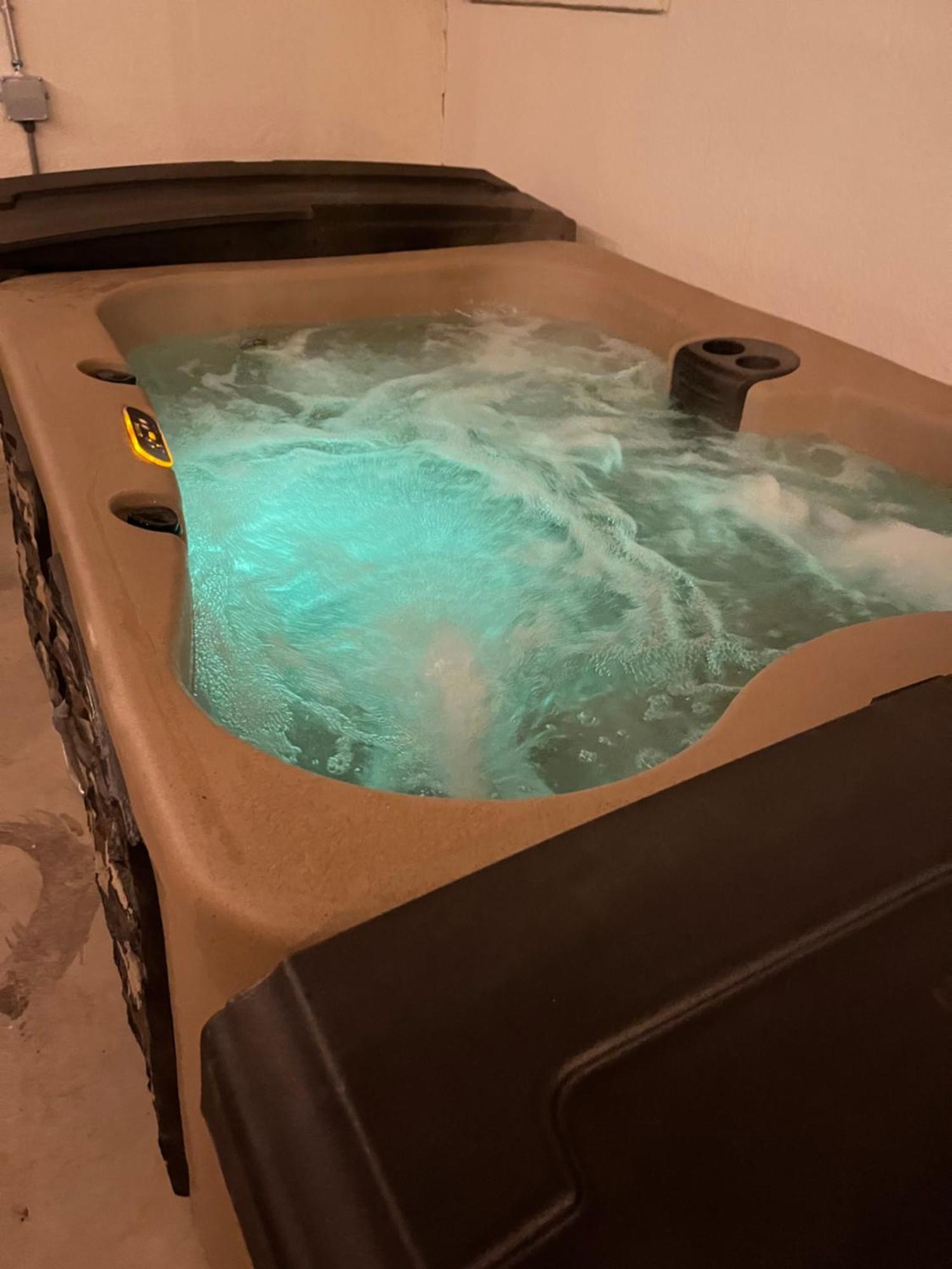 Casa Charleston-3Br-2Bath-Hot Tub-Pet Friendly-No Pet Fees! Villa Albuquerque Exterior photo